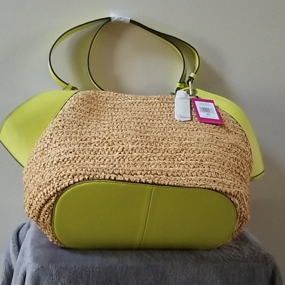 Vince Camuto - Picture 3 of 9